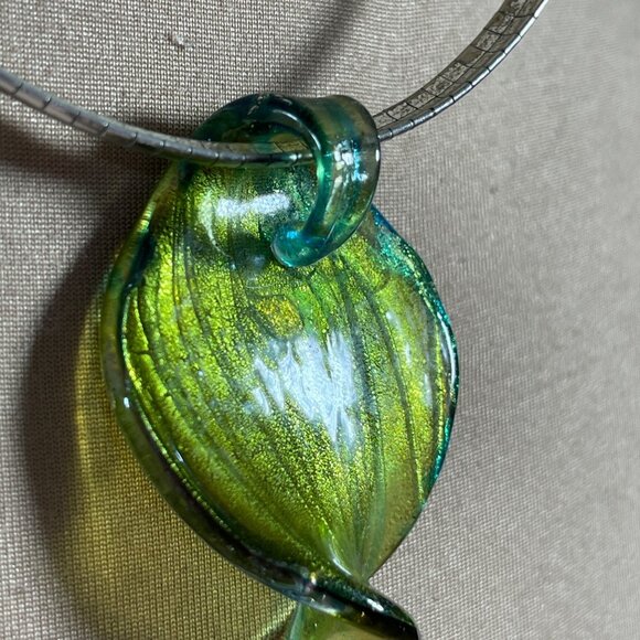 Murano Style Art Glass Necklace Pendant Silver Tone Omega Green Blue - Picture 5 of 6